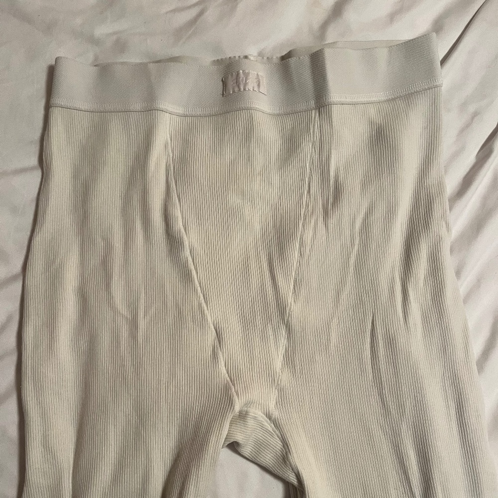 Skims Leggings (Color: Bone)